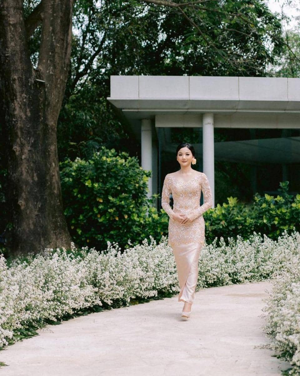 kebaya dan makeup lamaran Glenca Chysara (@venemapictures via instagram.com/glencachysaraofficial)