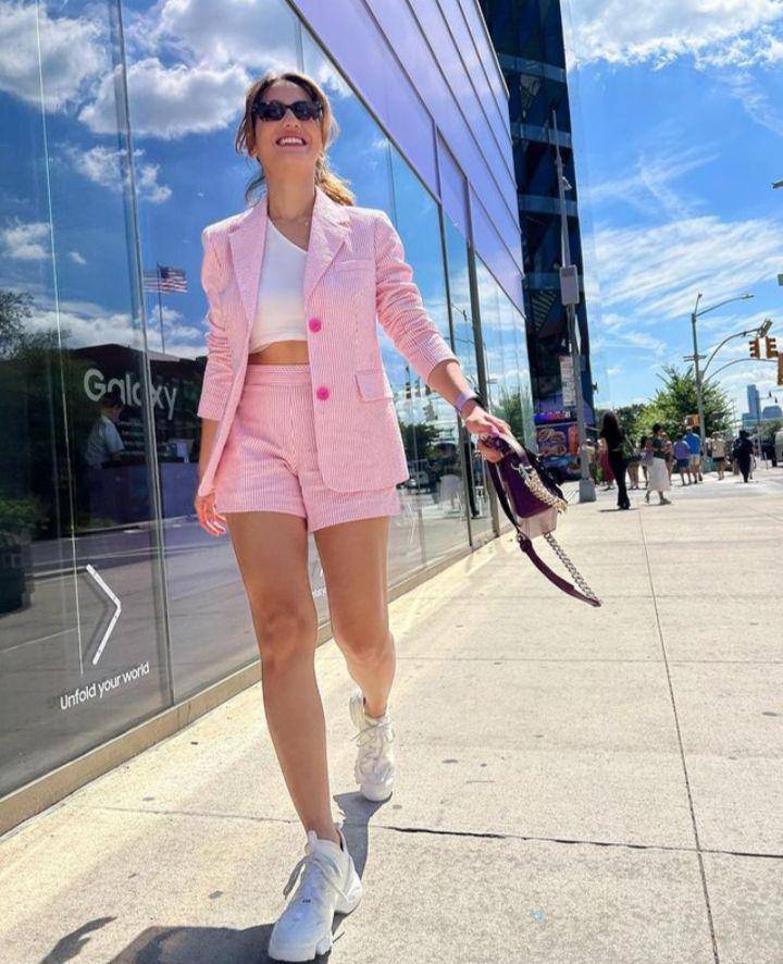 Ootd ala Pevita Pearce (instagram.com/pevpearce)