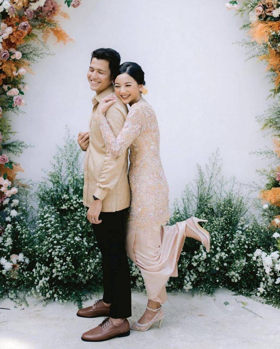 kebaya dan makeup lamaran Glenca Chysara (instagram.com/venemapictures)