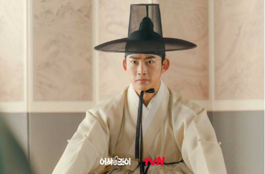 Taecyeon dalam KDrama Secret Royal Inspector Joy (dok. tvN/ Secret Royal Inspector Joy)