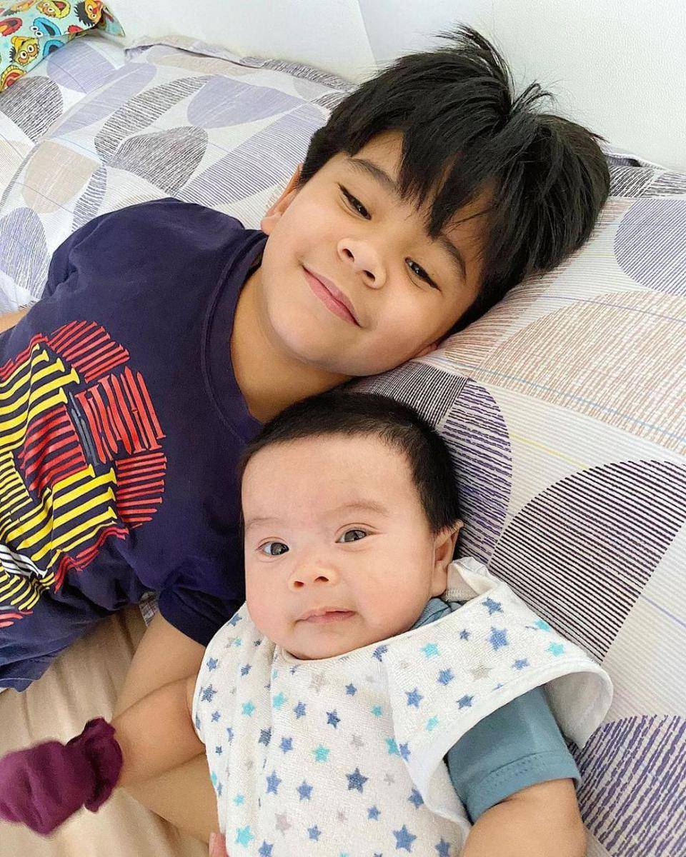 Mikhail Zayn Muhsin dan Mikhaila Zeline Muhsin (instagram.com/eriskarein)