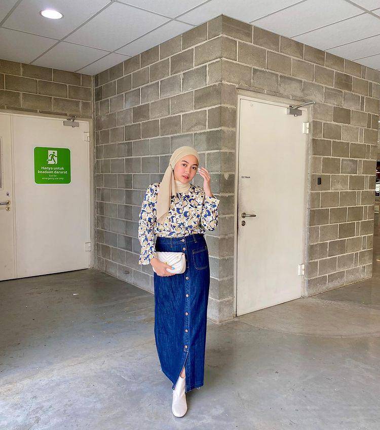 potret Adinda Valda memakai rok (instagram.com/adindavld)