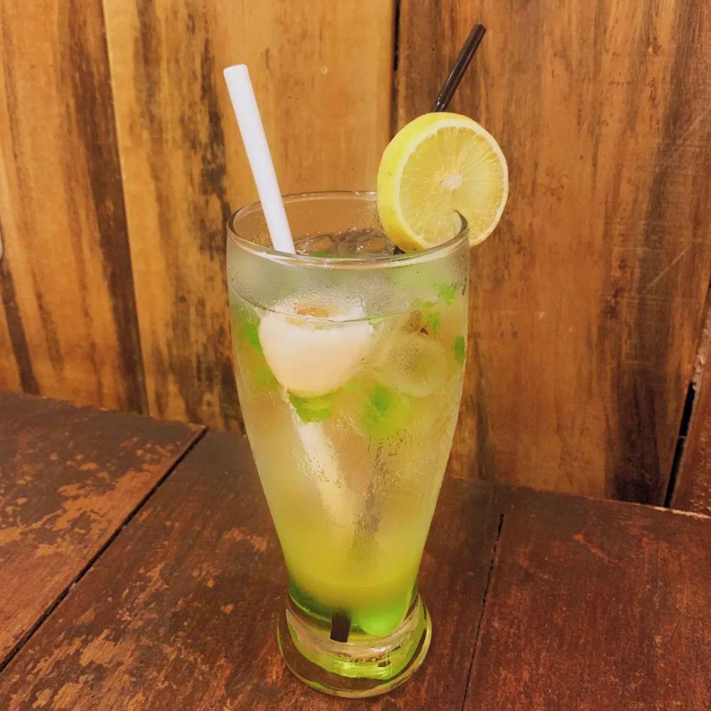 ilustrasi lychee mojito (instagram.com/alesplacecipoho)