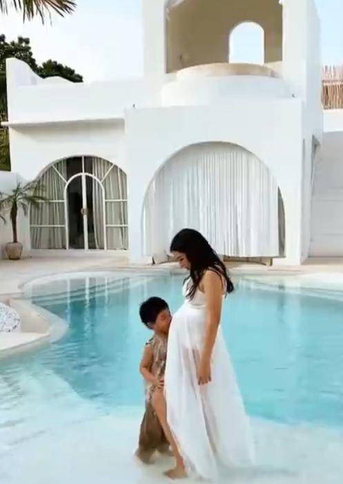 Arnold Poernomo dan keluarga (Instagram.com/tiffaniysoetanto/)