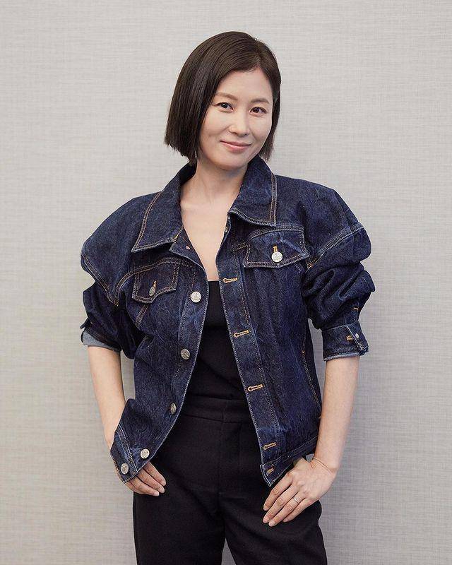 Moon So Ri (instagram.com/cjes.tagram)