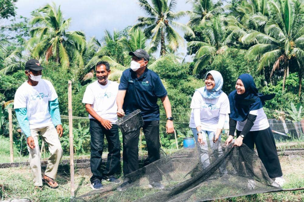 Kunjungan PLN dan Gamawader di Pembudidaya ikan Mina Makmur Rejo Mulyo Turi, Sleman, beberapa waktu lalu. (Istimewa/PLN).