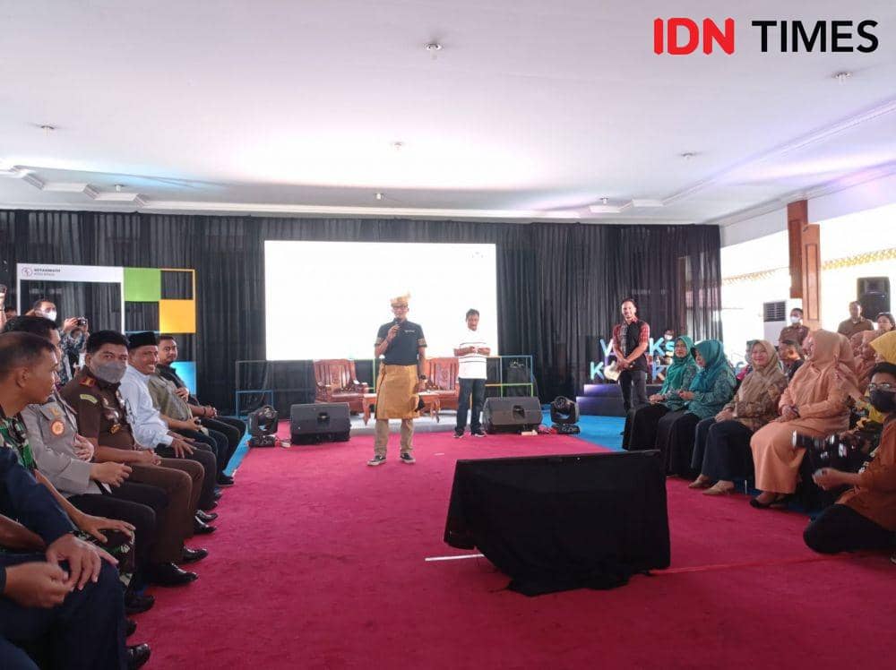 Menparekraf Sandiaga Salahuddin Uno, berkunjung ke Kota Binjai, Sumatra Utara (IDN Times/ Bambang Suhandoko)