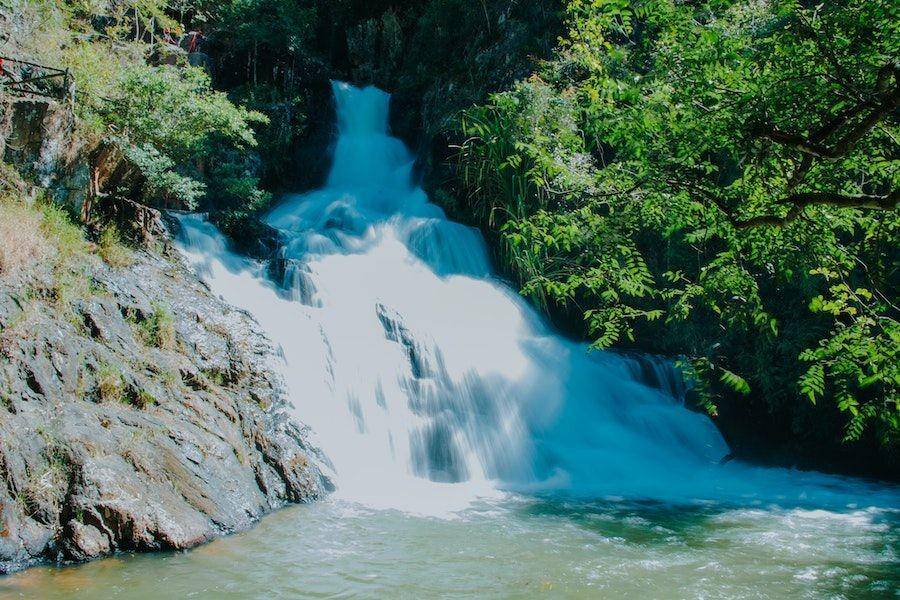 Ilustrasi air terjun (Pexels.com/Min An)