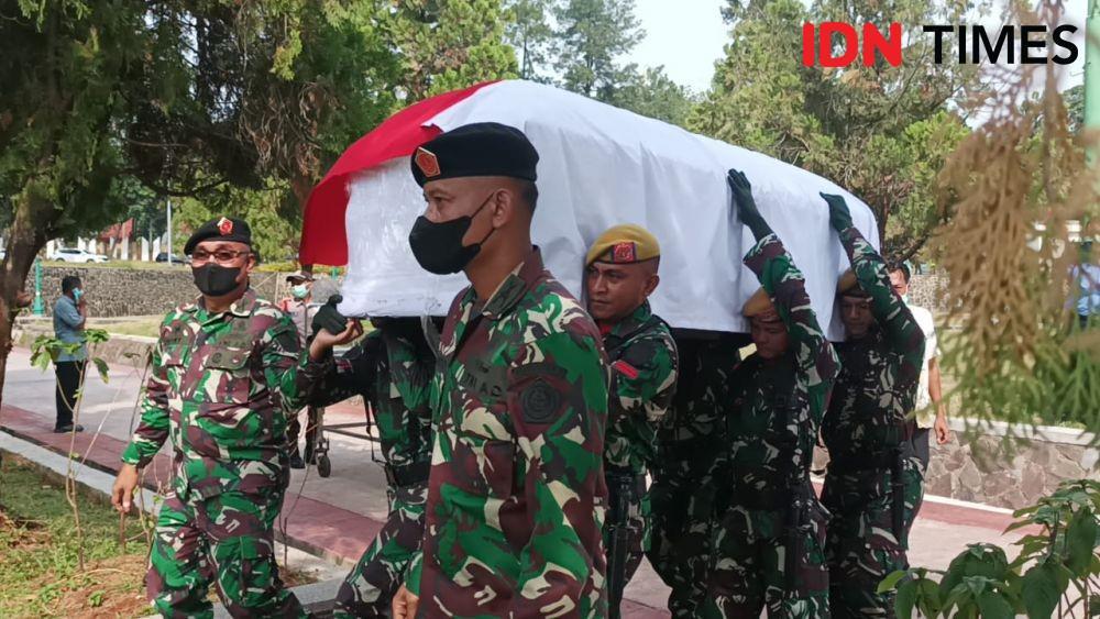 Foto-Foto Pemakaman Azyumardi Azra di TMP Kalibata, Padat Pelayat