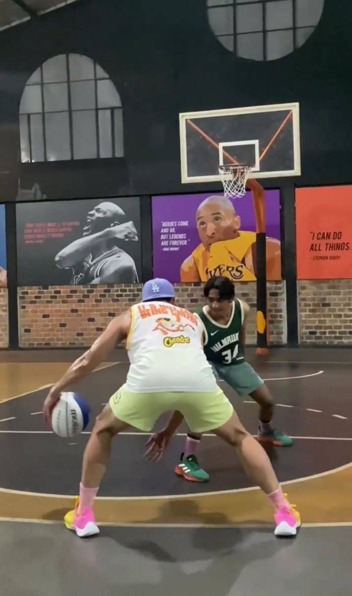 Arya Saloka dan Denny Sumargo bertanding basket (instagram.com/arya.saloka)