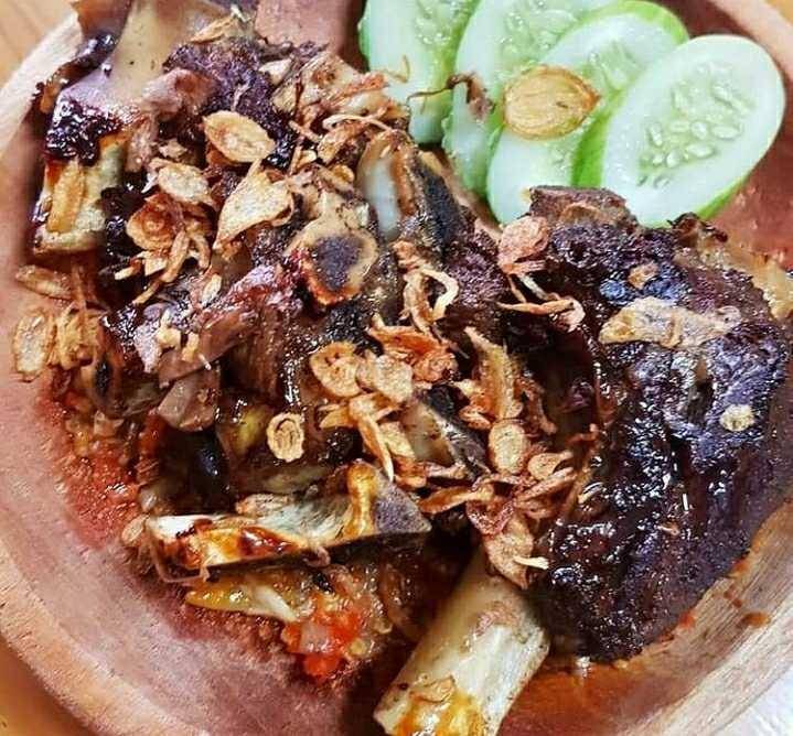 Spesialis Iga (instagram.com/spesialis.iga.pak.wandi)