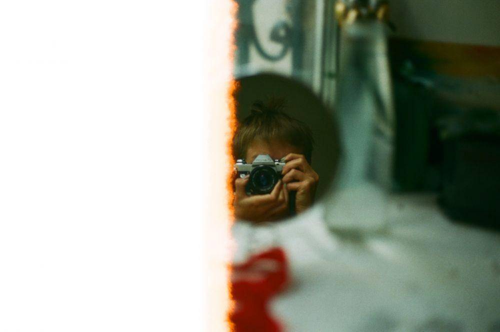 ilustrasi mirror selfie (unsplash.com/Юлія Вівчарик)