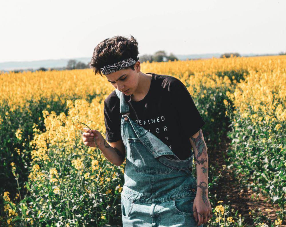 ilustrasi perempuan tomboy (unsplash.com/Reeney Jenkins)