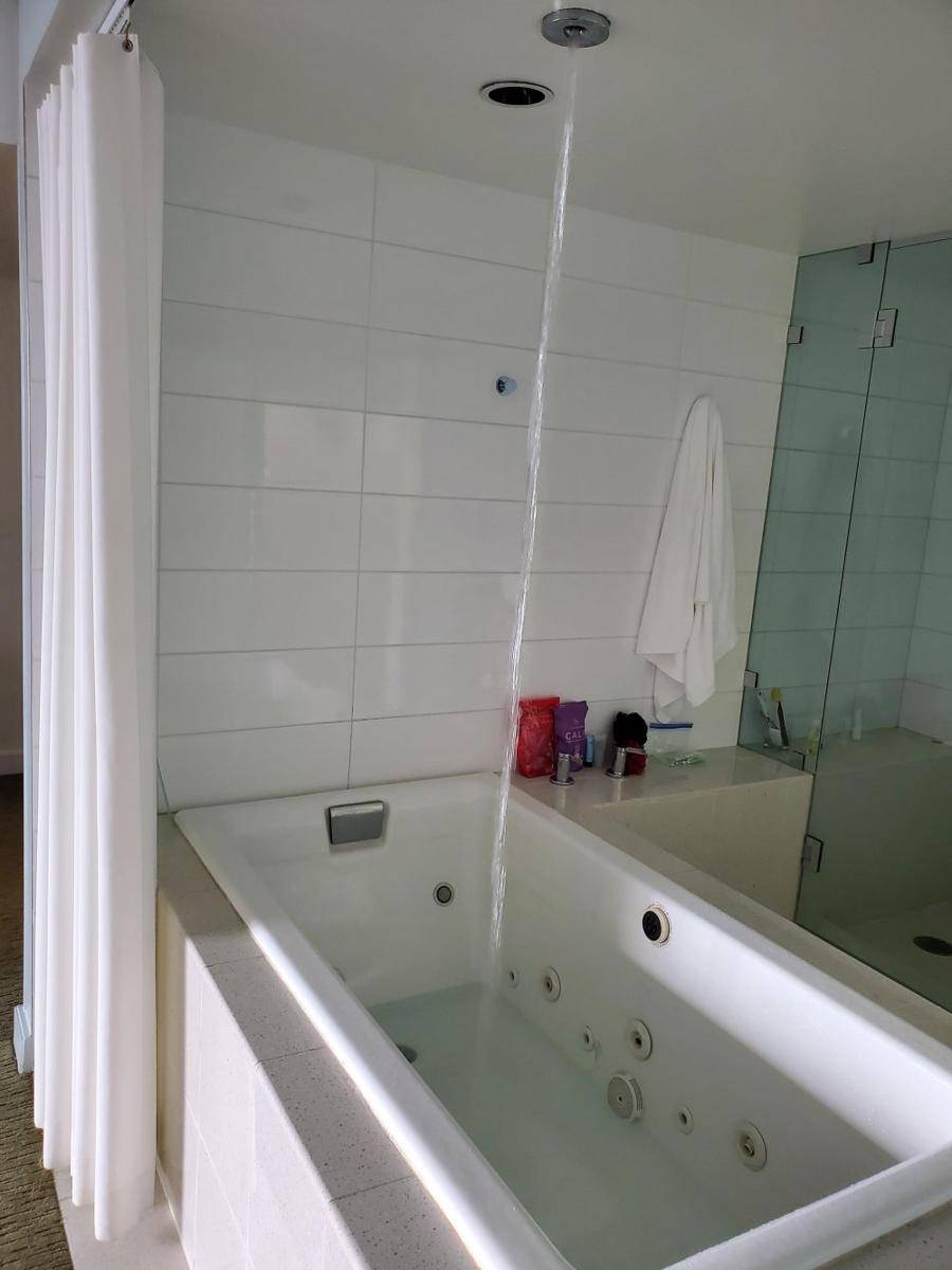 potret keunikan di hotel (reddit.com/user/Rollipollipotamus)