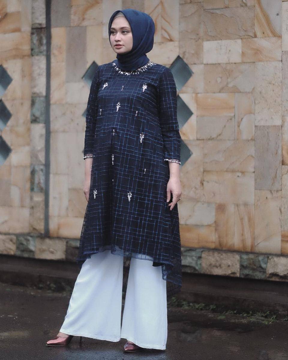 Outfit brokat Shella Alaztha. (instagram.com/shellaalaztha)