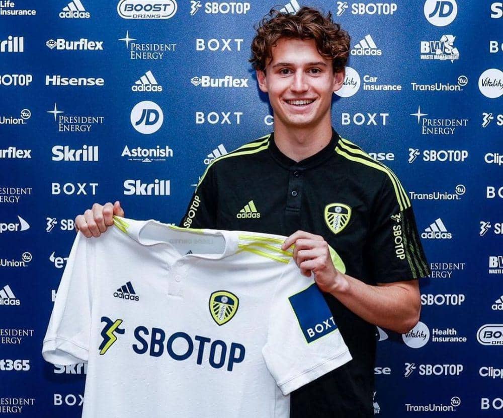 Brenden Aaronson saat resmi bergabung dengan Leeds United. (instagram.com/baaronson7)