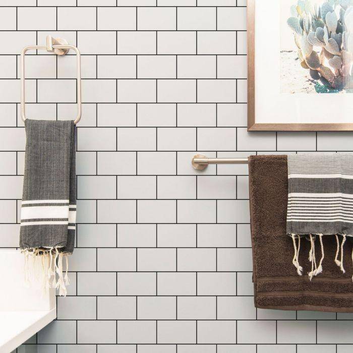 Bathroom wallpaper (yourhomestyle.com)