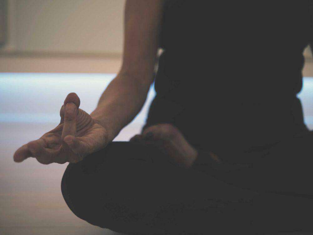 ilustrasi yoga (unsplash.com/@jmason)