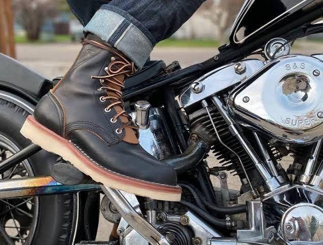 Ilustrasi sepatu bot untuk berkendara (nicksboots.com)