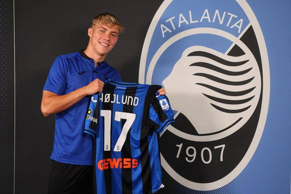 Rasmus Höjlund ketika resmi berseragam Atalanta. (instagram.com/rasmus.hoejlund)
