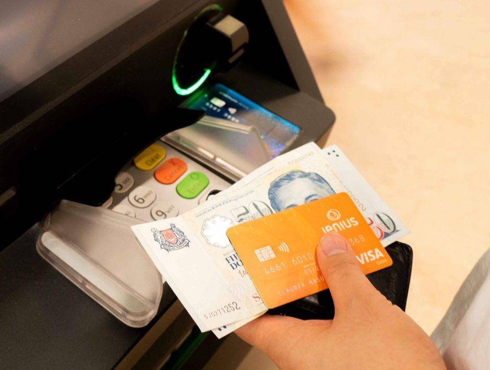 Ambil mata uang asing di ATM dengan Jenius (dok. Jenius)