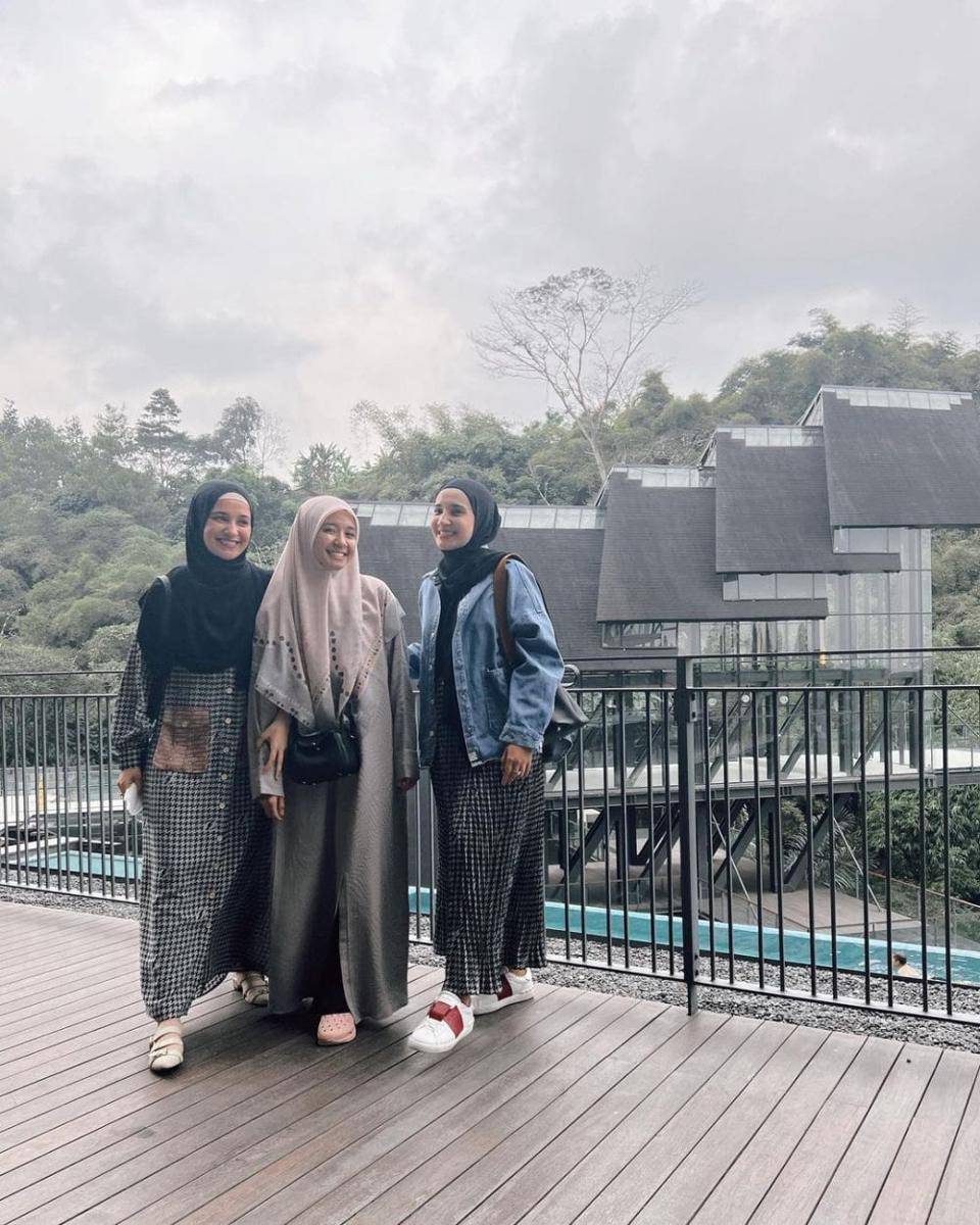 Laudya Cynthia Bella, Zaskia Sungkar, dan Shireen Sungkar (instagram.com/zaskiasungkar15)