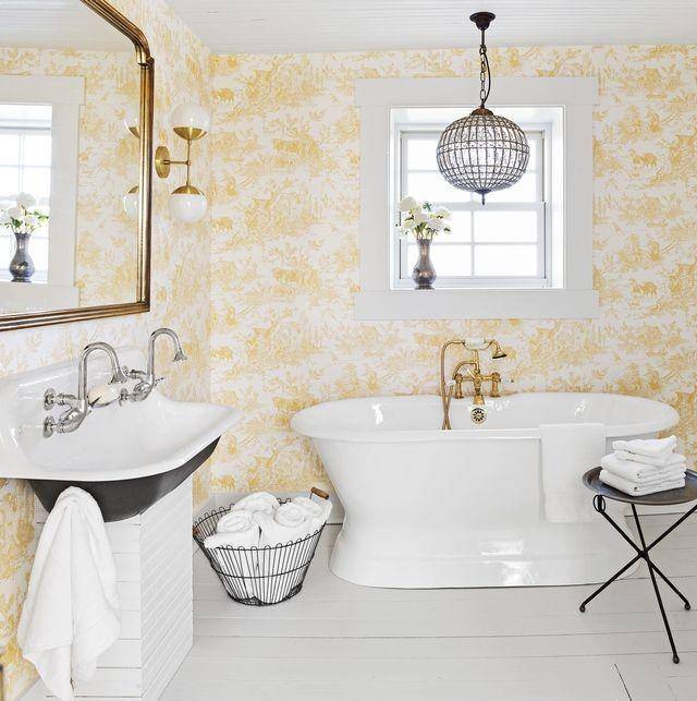 Bathroom wallpaper (housebeautiful.com)