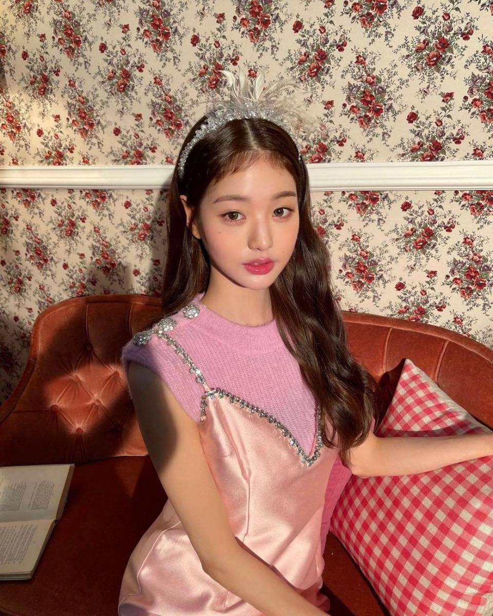 Jang Wonyoung IVE (instagram.com/for_everyoung10/)