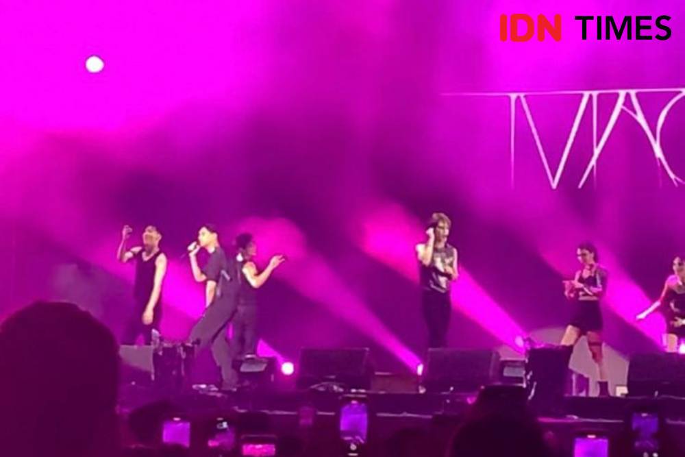 Jackson Wang dan Afgan di We The Fest 2022 (IDN Times/Rafifa Shabira)