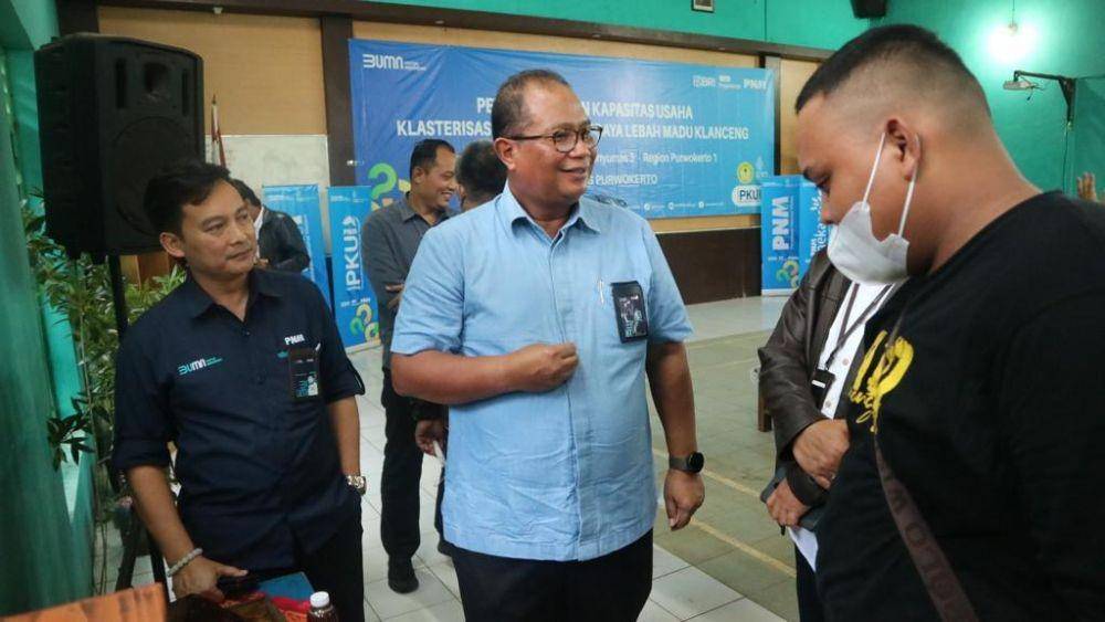 PNM melakukan pemberdayaan dan pendampingan (pelatihan) melalui program Pengembangan Kapasitas Usaha (PKU) yang diberikan kepada nasabah PNM Mekaar di wilayah Purwokerto, Kamis (22/9/2022). (Dok. PNM)