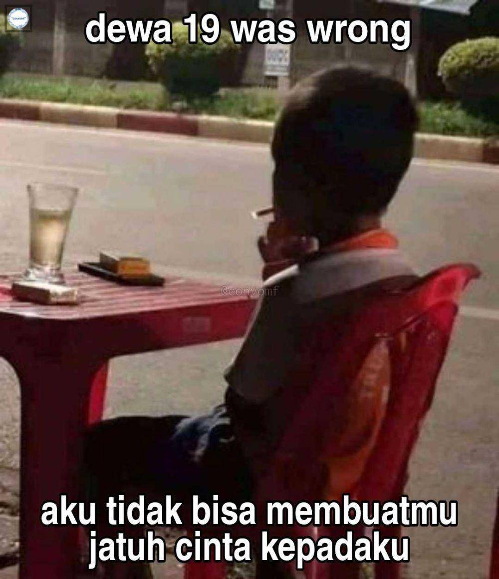 meme lucu meratapi kesedihan (twitter.com/convomf)