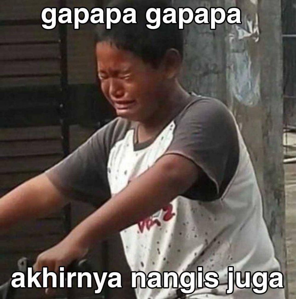 meme lucu meratapi kesedihan (twitter.com/BertelurBabi)