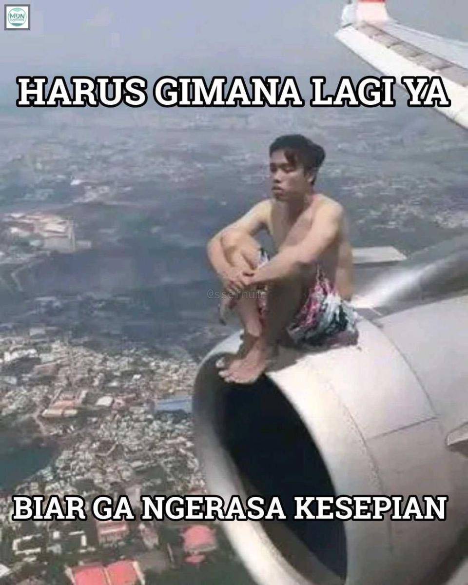 meme lucu meratapi kesedihan (twitter.com/ssefnum)