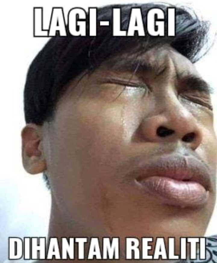 meme lucu meratapi kesedihan (twitter.com/kindashiny)