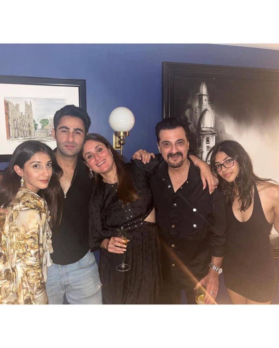 Kareena Kapoor dan sahabat (instagram.com/sanjaykapoor2500)