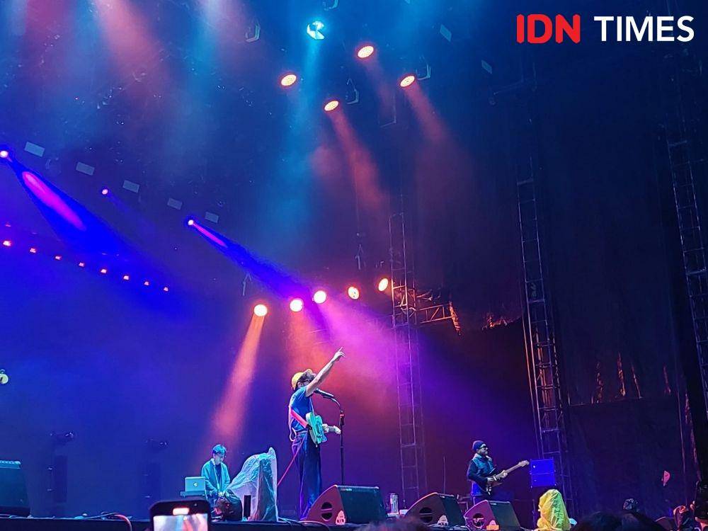 Kunto Aji di Pestapora 2022 Day 1 di Gambir Expo, pada Jumat (23/9/2022). (IDN Times/Erfah Nanda)