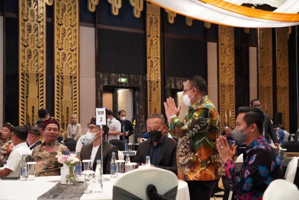 PT Permodalan Nasional Madani (PNM) meraih penghargaan Infobank The Best State-Owned Enterprise 2022 dalam kategori ‘The Best SoE in Empowering Ultra-Micro’ dalam acara Islamic Finance Summit 2022: Building Economic Resilience During Uncertainty by Strengthening Halal Industry di Bali, 22 September 2022. (Dok. PNM)