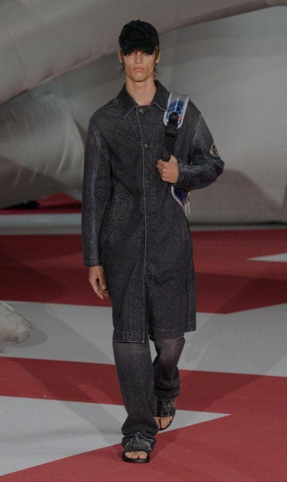 Koleksi Fashion dari Diesel di Milan Fashion Week Women's Spring/Summer 2023 (milanofashionweek.cameramoda.it)