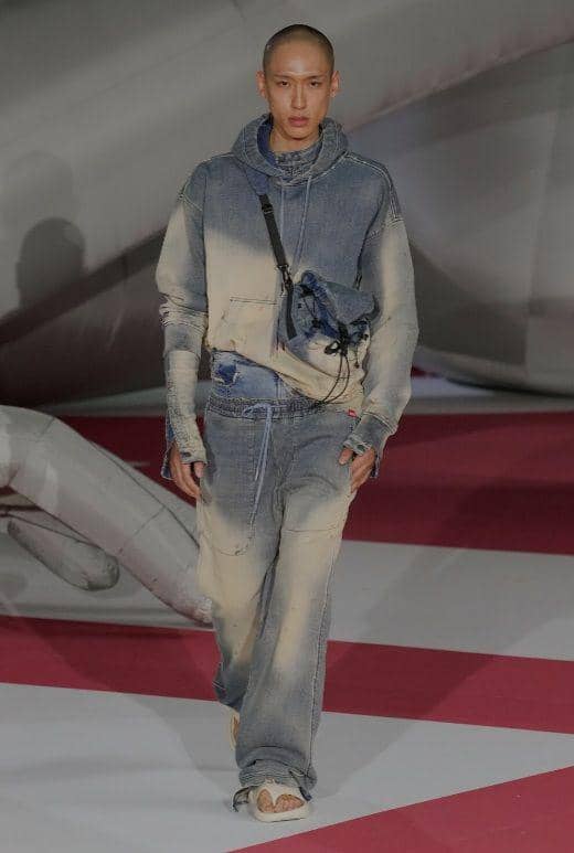 Koleksi Fashion dari Diesel di Milan Fashion Week Women's Spring/Summer 2023 (milanofashionweek.cameramoda.it)