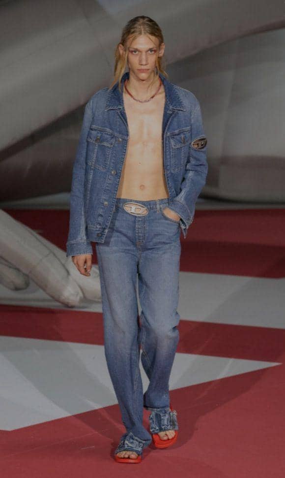 Koleksi Fashion dari Diesel di Milan Fashion Week Women's Spring/Summer 2023 (milanofashionweek.cameramoda.it)