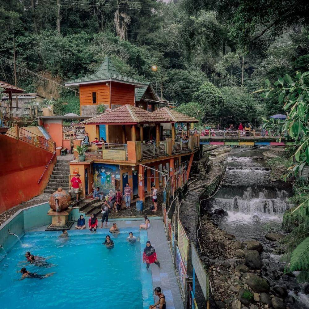 Kolam Renang Barokah (instagram.com/twaguci)