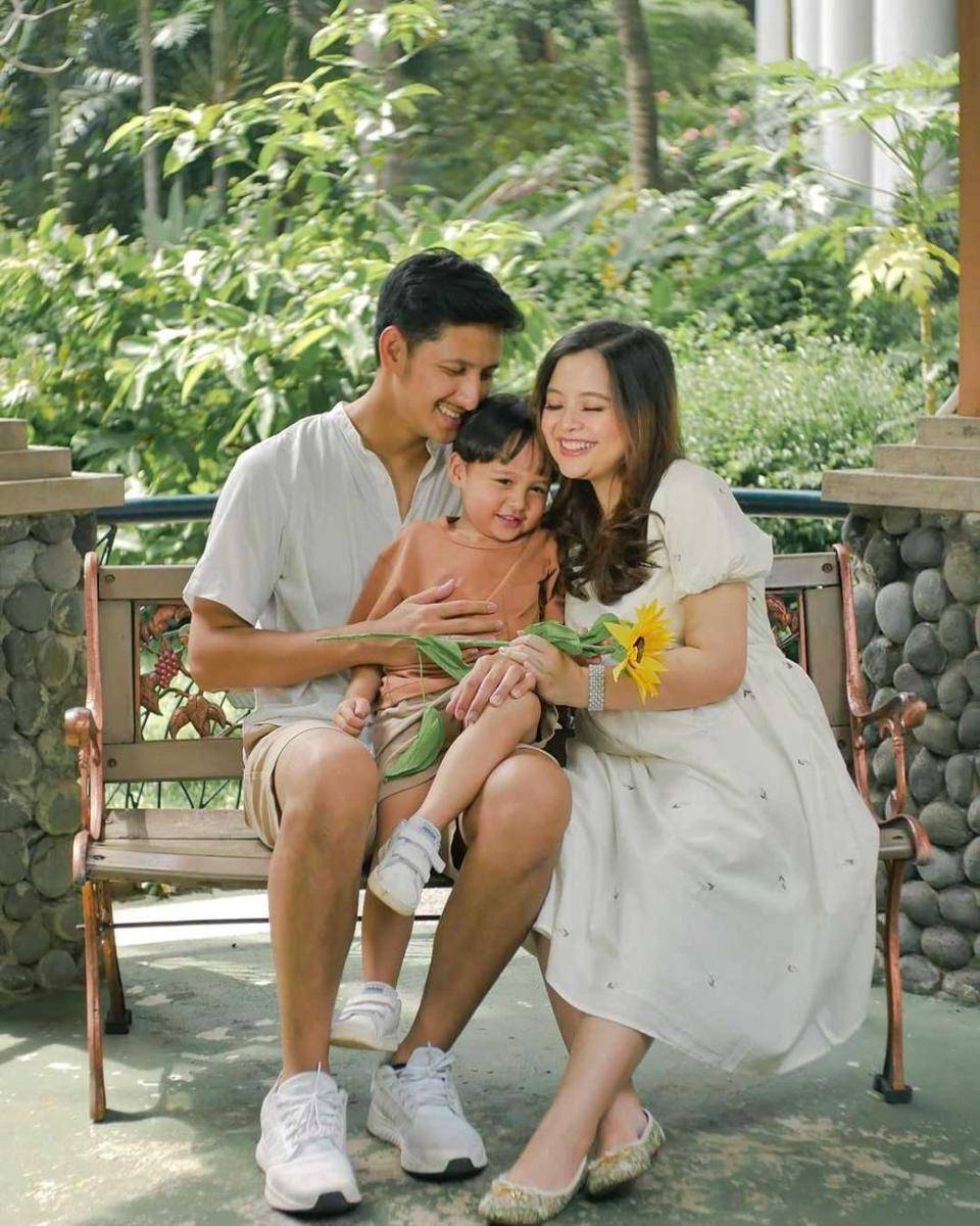 Tasya Kamila dan keluarga. (instagram.com/tasyakamila)