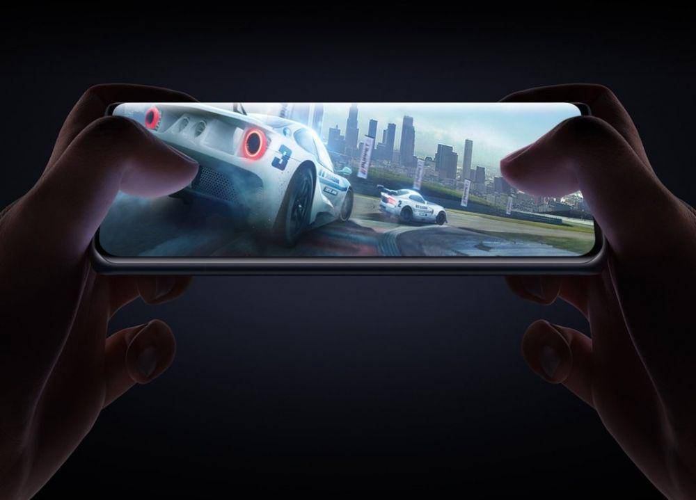 ilustrasi bermain game di Xiaomi 12 Pro (mobile.mi.co.id)