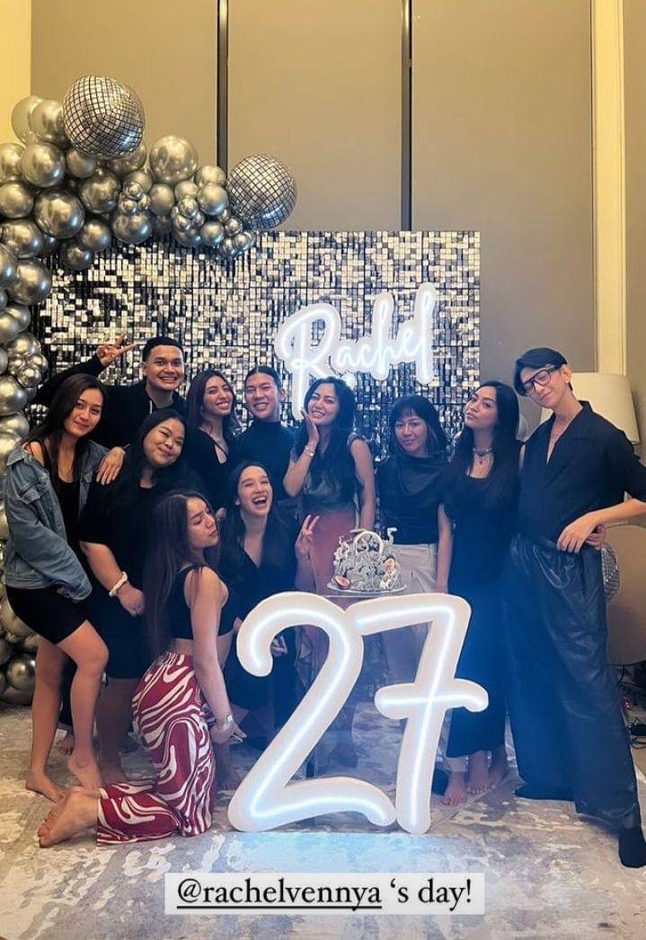 potret kejutan ultah ke-27 Rachel Vennya (instagram.com/adeleeta)