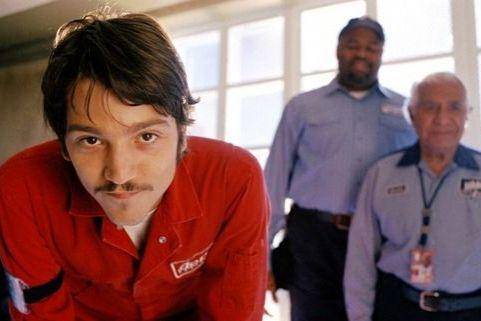 Diego Luna dalam film The Terminal (dok. Amblin Entertainment/The Terminal)