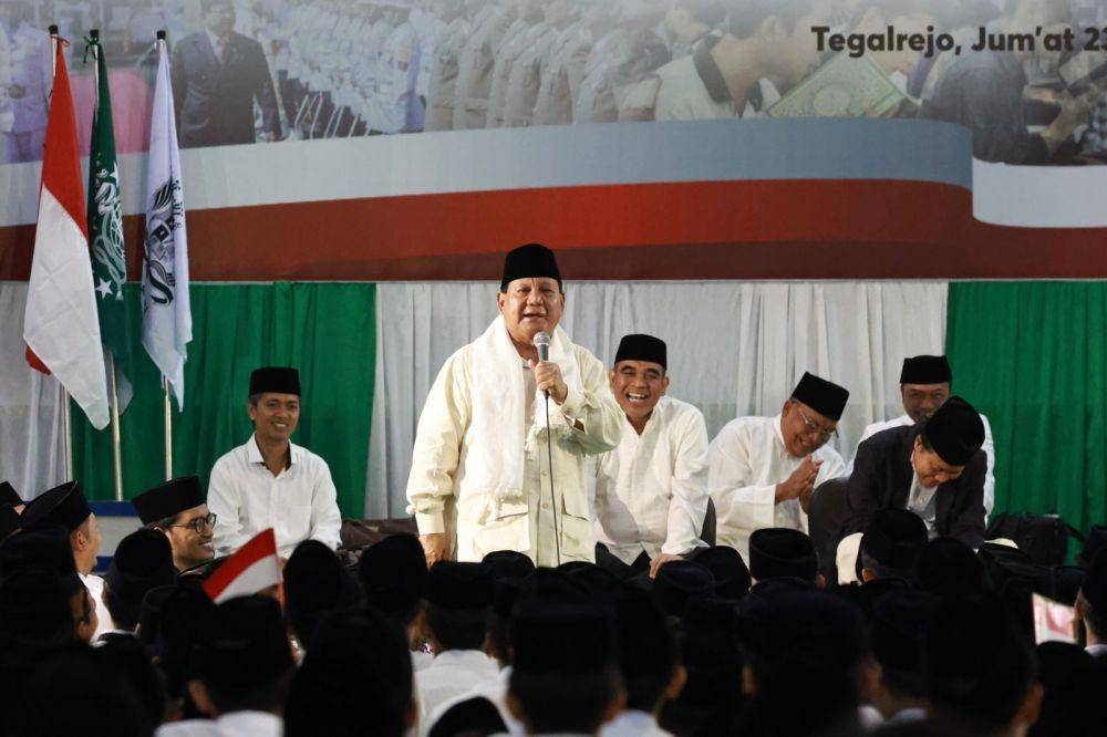 Ketua Umum Partai Gerindra, Prabowo Subianto ketika berkunjung ke Ponpes APi Asri Tegalrejo, Magelang pada 23 September 2022. (Dokumentasi Tim Prabowo)