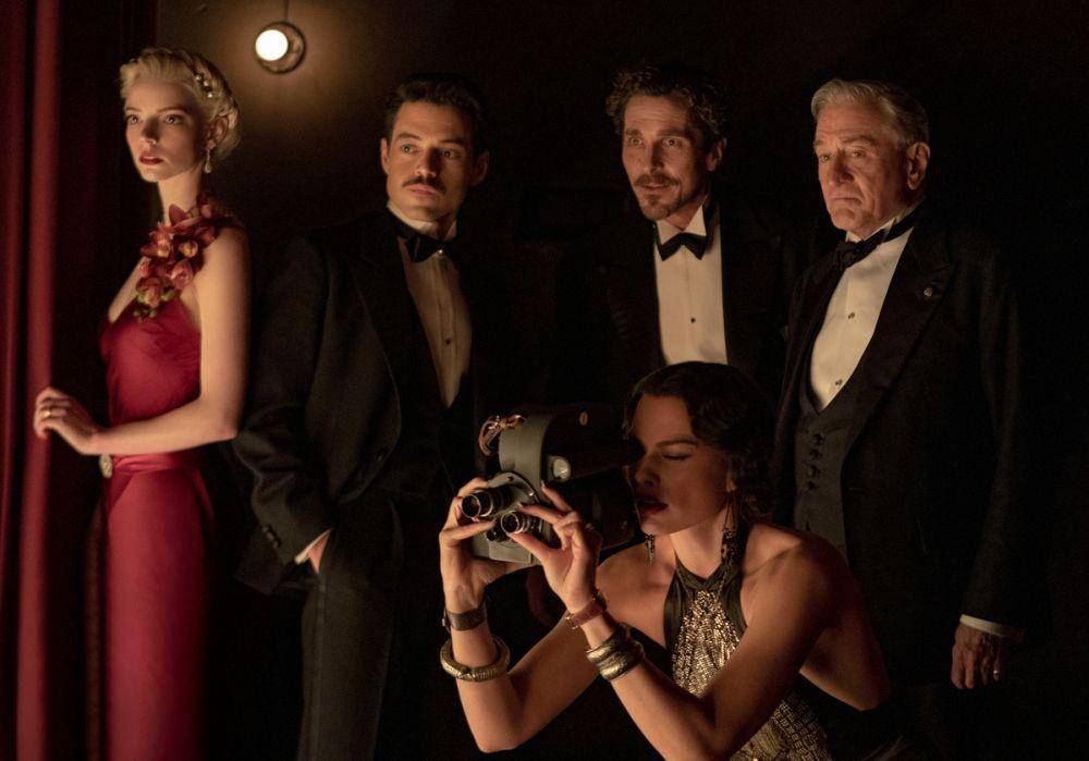 Anya Taylor-Joy, Rami Malek, Christian Bale, Robert De Niro, dan Margot Robbie di film Amsterdam (dok. 20th Century Studios)