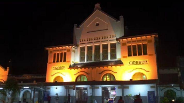 Stasiun Cirebon (YouTube.com/MundakirDolan)