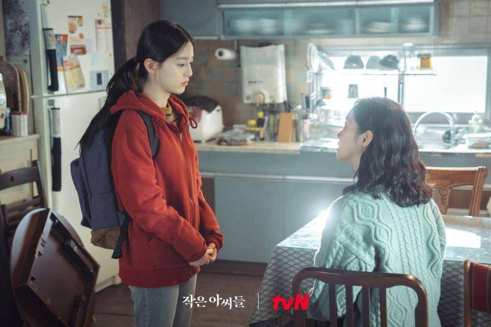 Park Ji Hoo (Oh In Hye) dan Kim Go Eun (Oh In Joo) di drama Korea Little Women (instagram.com/tvn_drama)