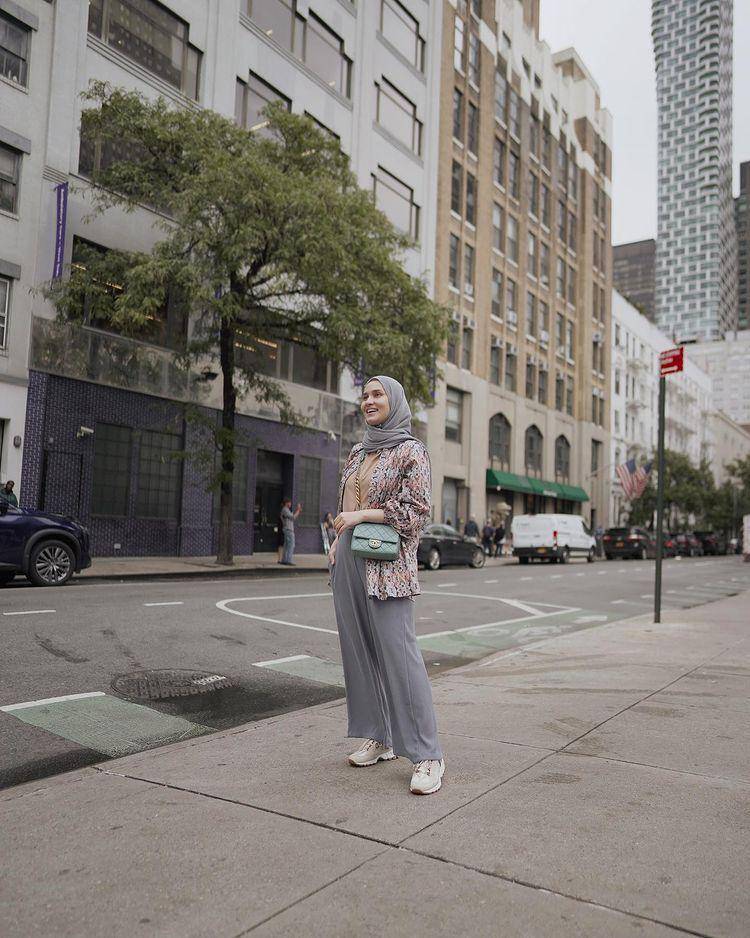 potret OOTD Dwi Handa saat liburan di New York (instagram.com/dwihandaanda)
